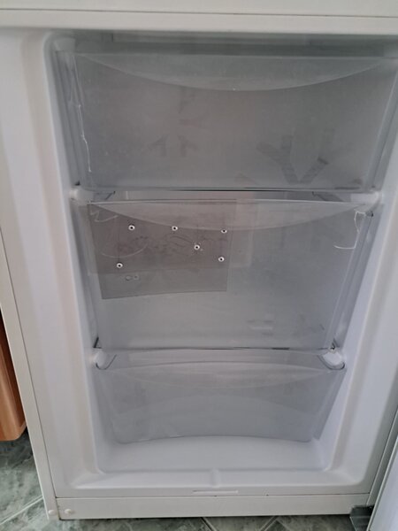 Lada frigorifica 1 buc., combina frigorifica 1 buc.,